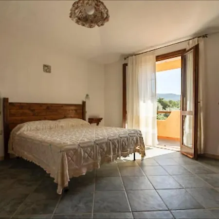 Ginepro, Spaziosa, A 200 Metri Dal Mare *